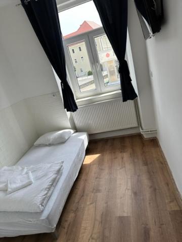 Gostilna In Apartmaji Zlati Lev - Марибор Экстерьер фото